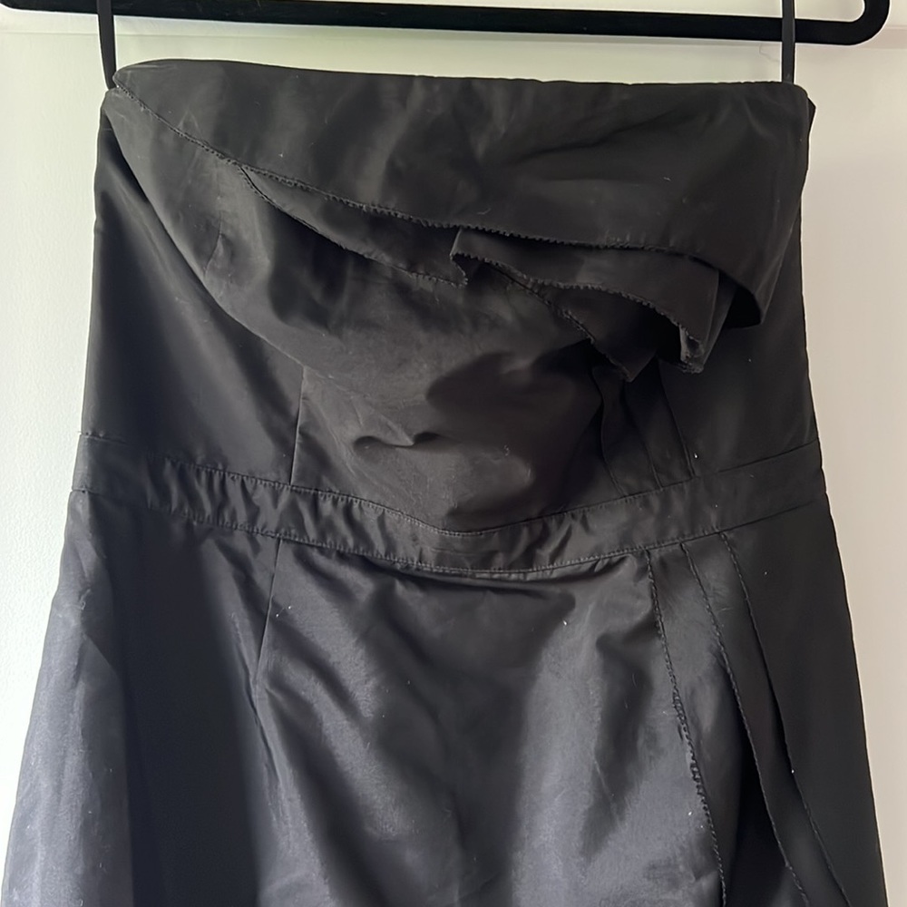 Ann Taylor Loft | size 6 strapless black dress